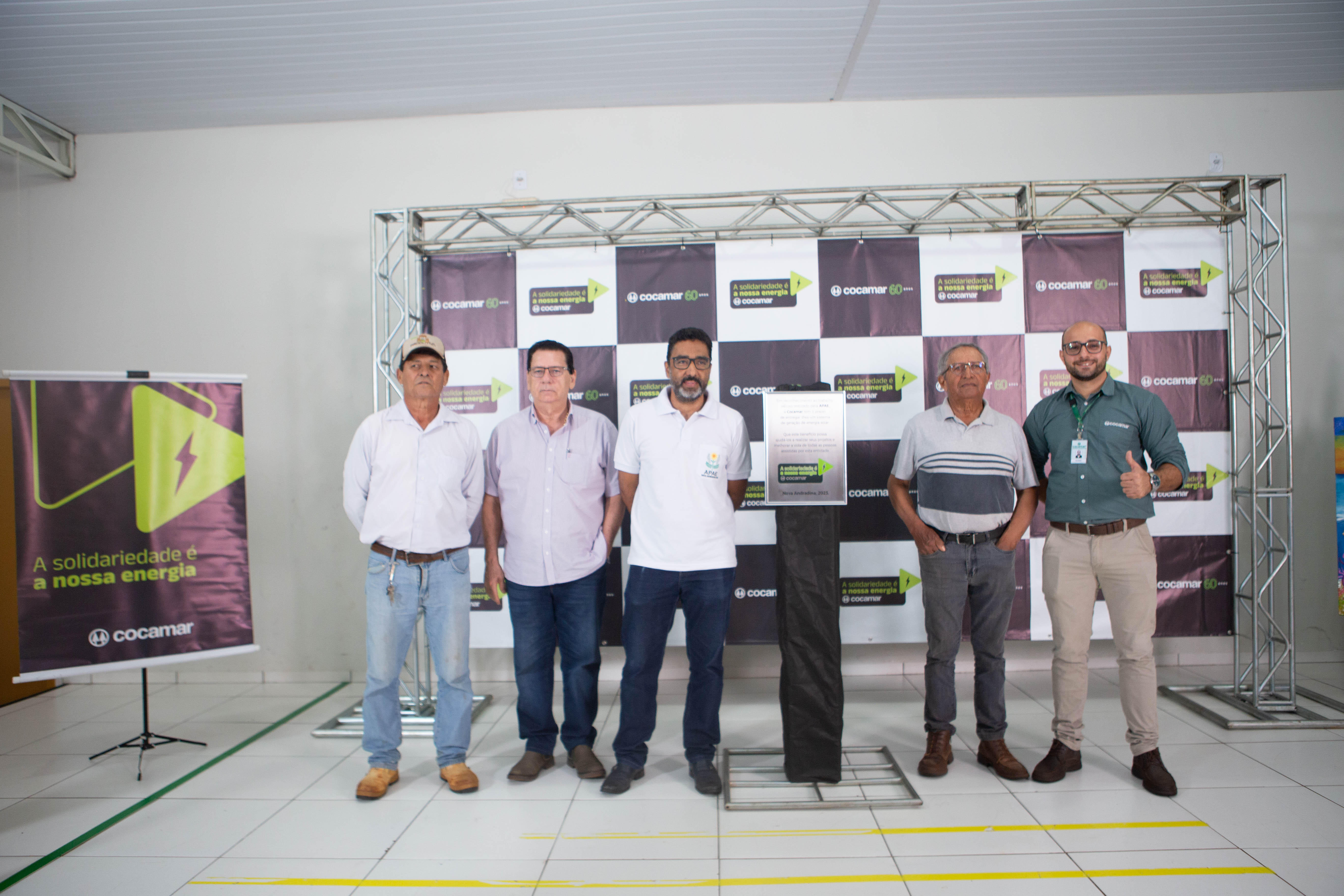 Cocamar doa energia solar à Apae de N. Andradina