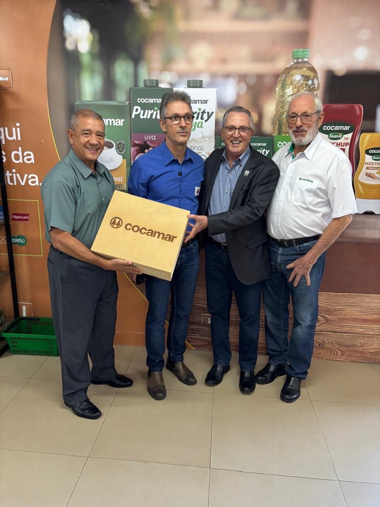 Governador de Minas Gerais enaltece a Cocamar em sua visita à cooperativa