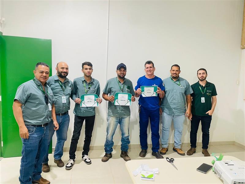 Colaboradores de Floresta  participam de previsão sobre qual seria o recebimento de milho