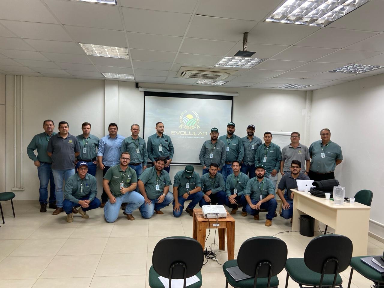 Consultores das lojas Cocamar/Syngenta em SP passam por capacitação técnica  