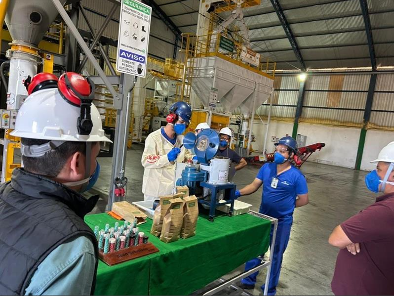 Cooperados visitam a UBS da Cocamar